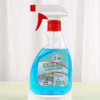 Le nettoyant pour verre Royal Ship de 400 g.