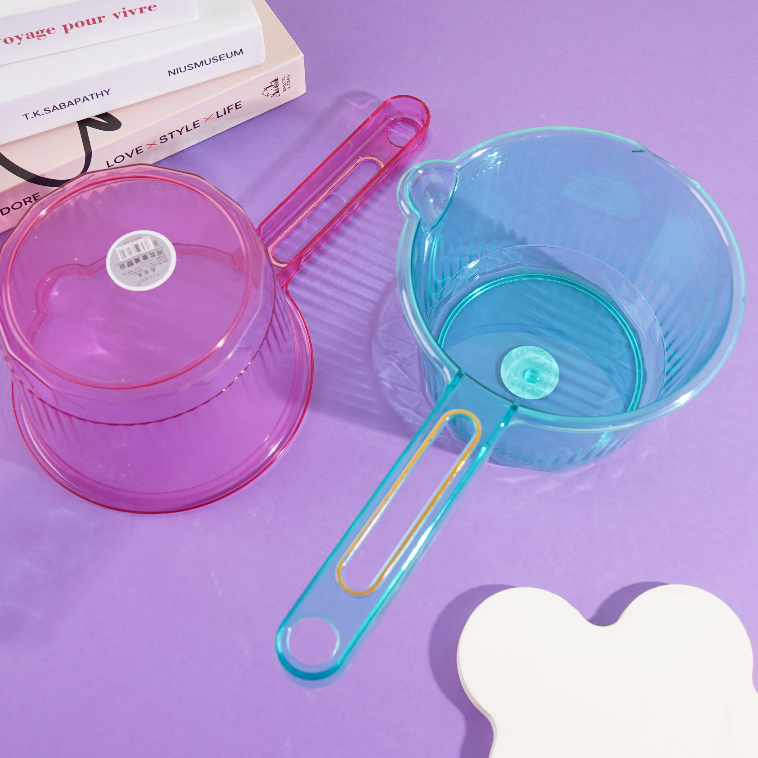 6066-1  High-quality gold-stamped water scoop