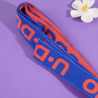 High-quality alphabet T-shirt with a particularly loose and tight belt