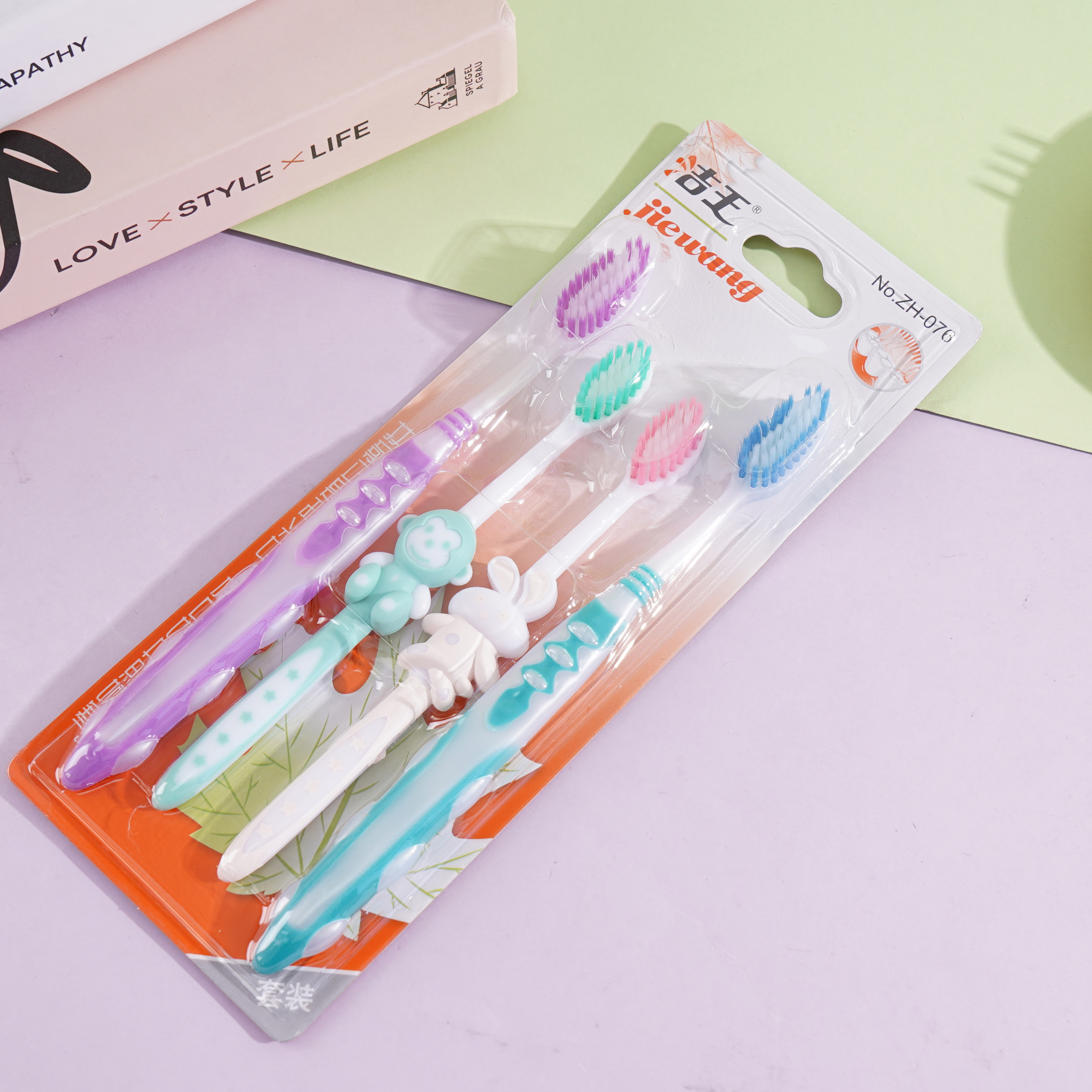 076 New Clean King, a family pack consisting of two large and two small bottles