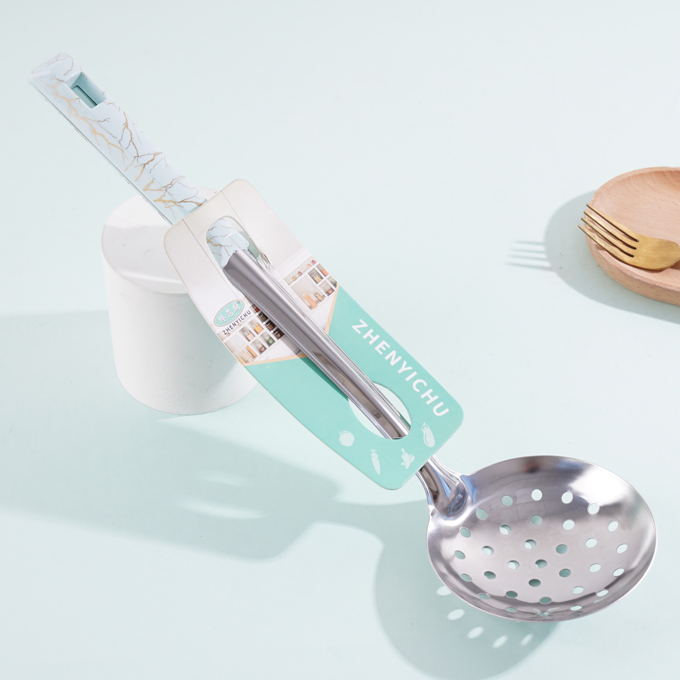 08 White Stone Pattern, 10 Colanders