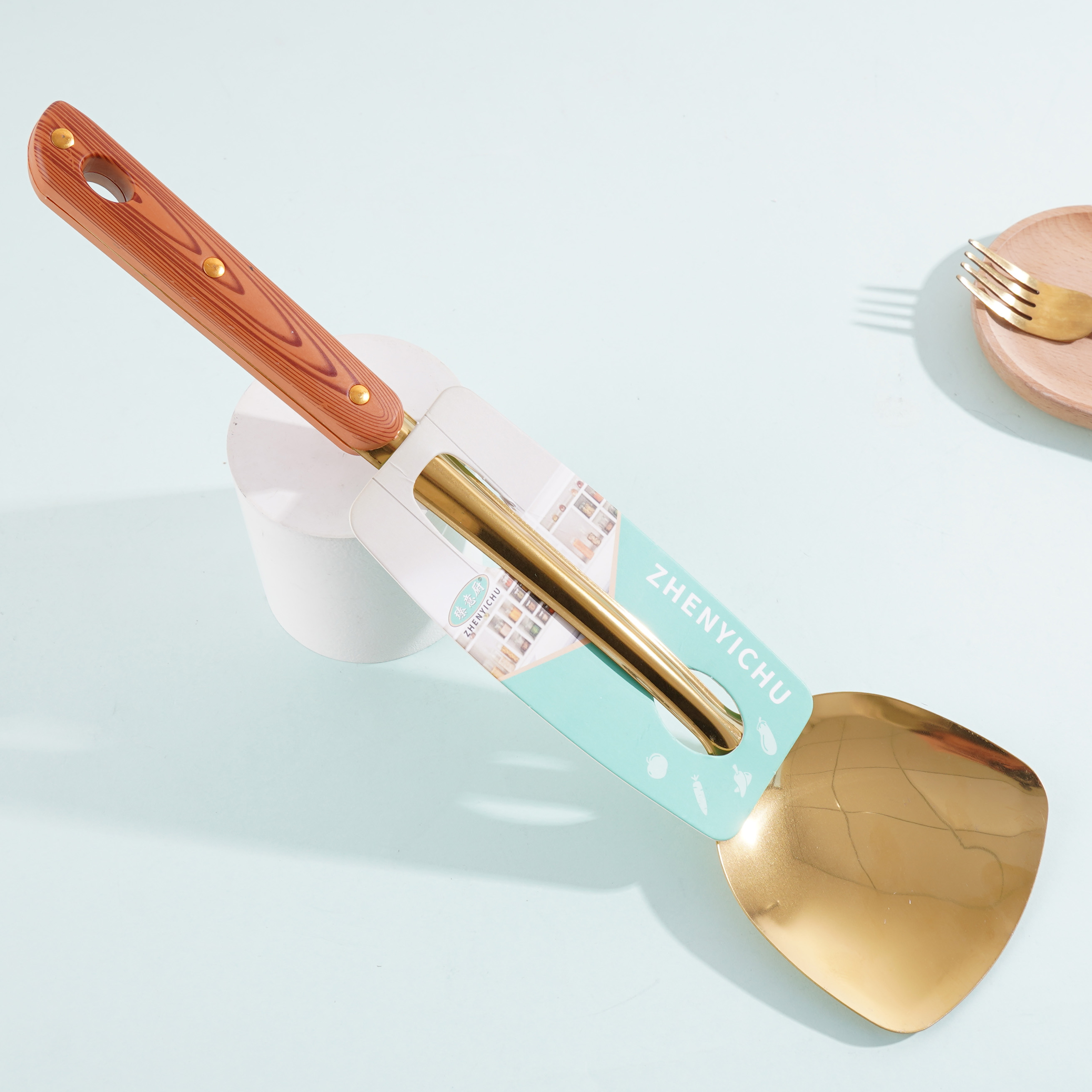 08 شفرة حفرة ذهبية مع ثلاثة مسامير