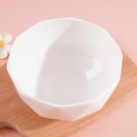 Boîte à bijoux en forme de diamant de 5,5 pouces, de couleur blanche.