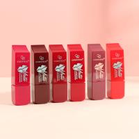 5794 أحمر شفاه.