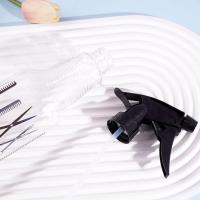 مقصات كبيرة مُدعّمة وإبريق رشّ 1021.