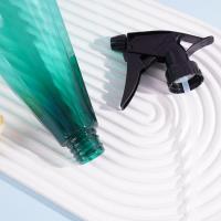 دلو رش كبير سعة 1 لتر.