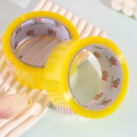 شريط لاصق شفاف بحجم 40*80 مم.