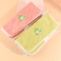 Une serviette de grenouille de 30*50 cm.