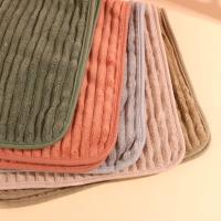 مناشف قطنية بأحجام صغيرة: 30*50 سم.