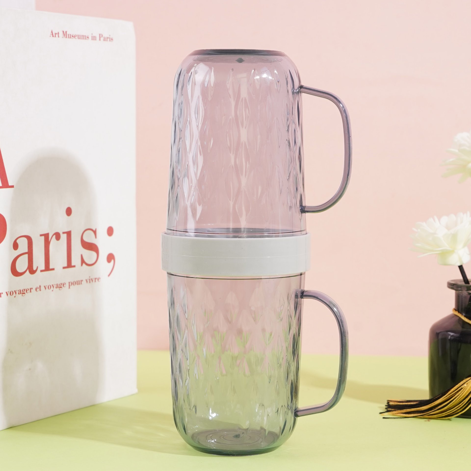 مربع أدوات الأسنان الملونة 112 من سيفن تريز.