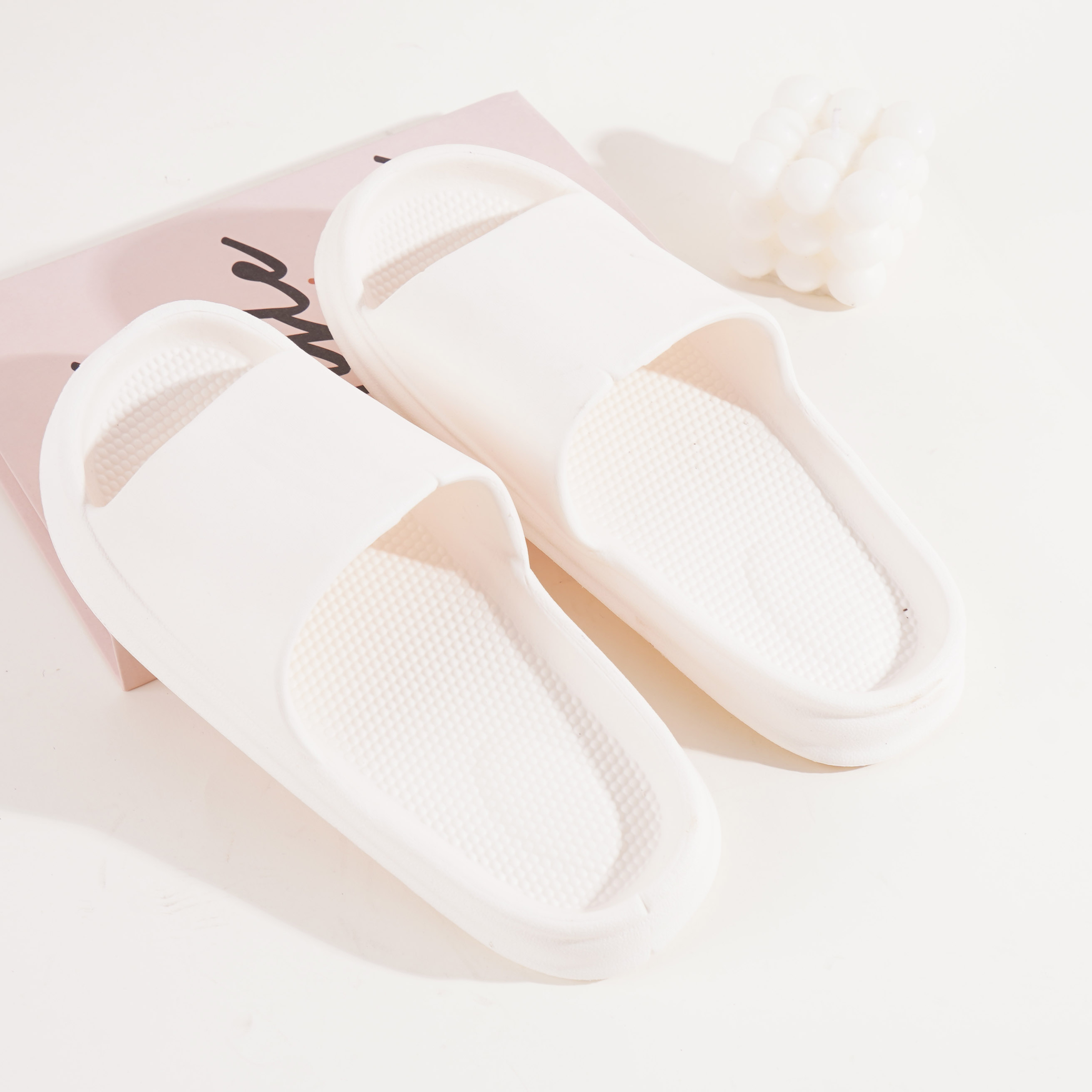 Woman, 37/38 years old - 06