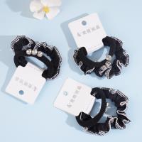 2 rows of grid patterns, a combination of zircon headbands and elastic bands