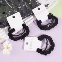 3 round gold beads in a delicate set, combined with a headband and rubber bands (black)