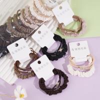 3 مطاطيات شعر على شكل ماس مربع في حزمة متكاملة مع أربطة شعر.