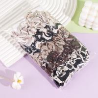 2 pieces of milk coffee-colored letter-edged small intestine head ropes and rubber bands