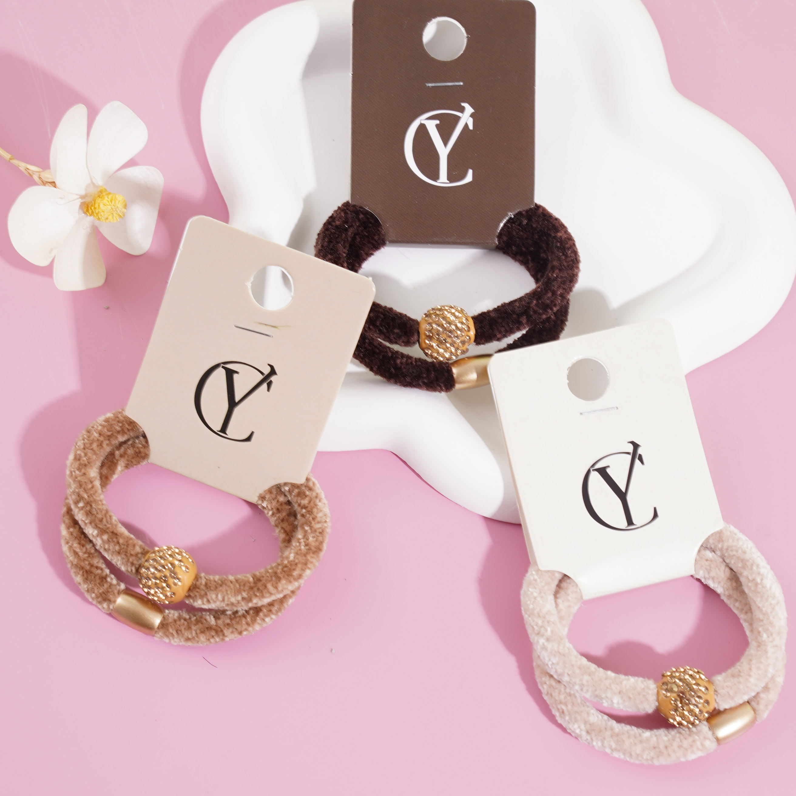 2根毛绒圆珠头绳皮筋