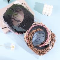 حلقة/مشبك شعر مطرز أحادي الطبقة + مزينة بأحجار الراين على شكل دائرة.