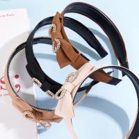 قلادة ربطة عنق مزينة بأربعة أحرف صينية / مشبك شعر.