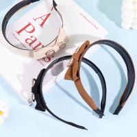 قلادة ربطة عنق مزينة بأربعة أحرف صينية / مشبك شعر.