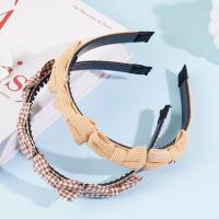 أربعة إكسسوارات لربطة العنق، عمامة الرأس/مشبك الشعر.