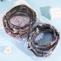 أربعة إكسسوارات لربطة العنق، عمامة الرأس/مشبك الشعر.