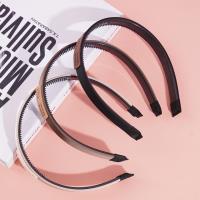 Silk satin headband with a logo-embossed buckle