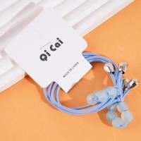 2 من أربطة الشعر المصنوعة من خيوط تحتوي على أربع لآلئ في كل منها.