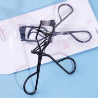 376 كاشف الرموش الأسود.