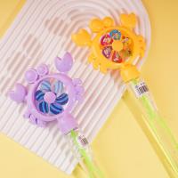 ماء الفقاعات على شكل عجلة دوارة من السلطعون، وعصا للرش.