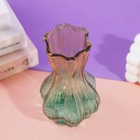 15 petits vases en forme de tête d'ail.