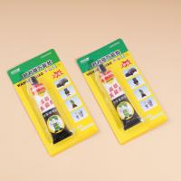 Tube de colle universelle de 40 g.