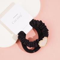 2 pearl-shaped heart-shaped box-packaged headbands and rubber bands