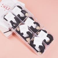 2 pearl-shaped heart-shaped box-packaged headbands and rubber bands