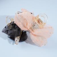 مشبك قبعة على شكل ربطة عنق من نوع "هانغتونغ" للرجال.