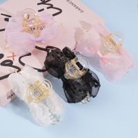 مشبك قبعة على شكل ربطة عنق من نوع "هانغتونغ" للرجال.