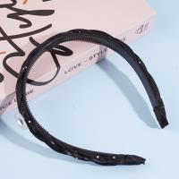 A square-shaped diamond-patterned headband buckle