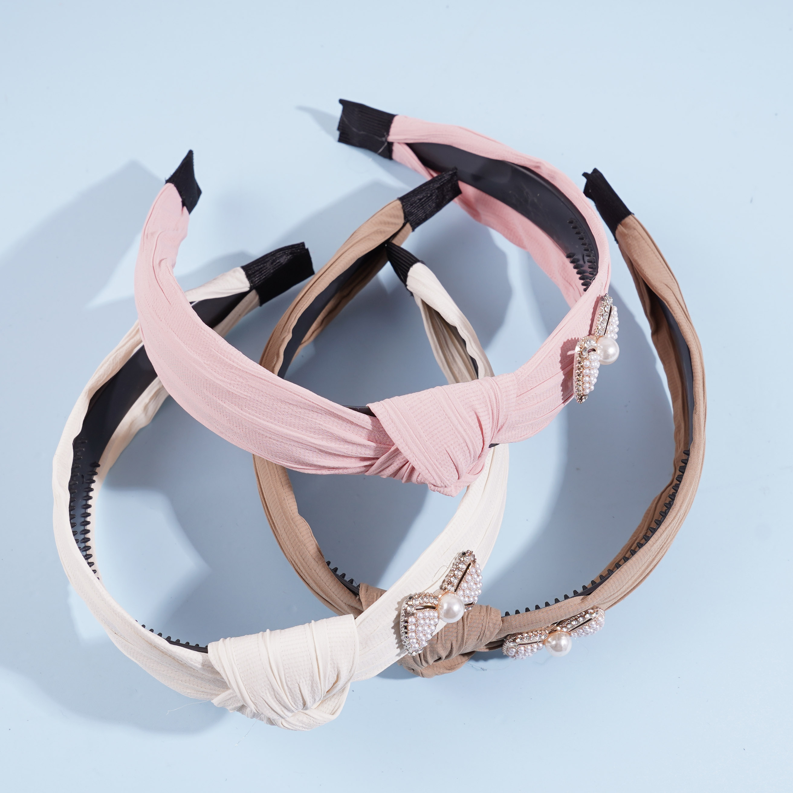 Ruffled and knotted pearl headband hairpin