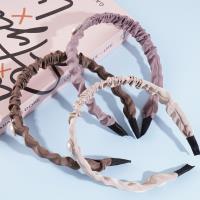 Ruffled round pearl headband hair clip