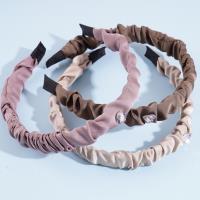 Boucle de ceinture en forme de cœur avec des diamants incrustés.