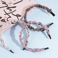 Boucle de ceinture en forme de cœur avec des diamants incrustés.