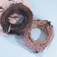 Boucle de ceinture en forme de cœur avec des diamants incrustés.