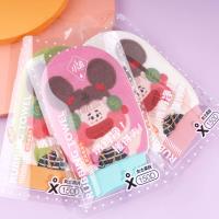 فتاة ذات تسريحة شعر على شكل كرة، منشفة الاستحمام المستديرة 3109.