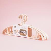 Les cintres antidérapants élargis YP-837 (5 pièces)