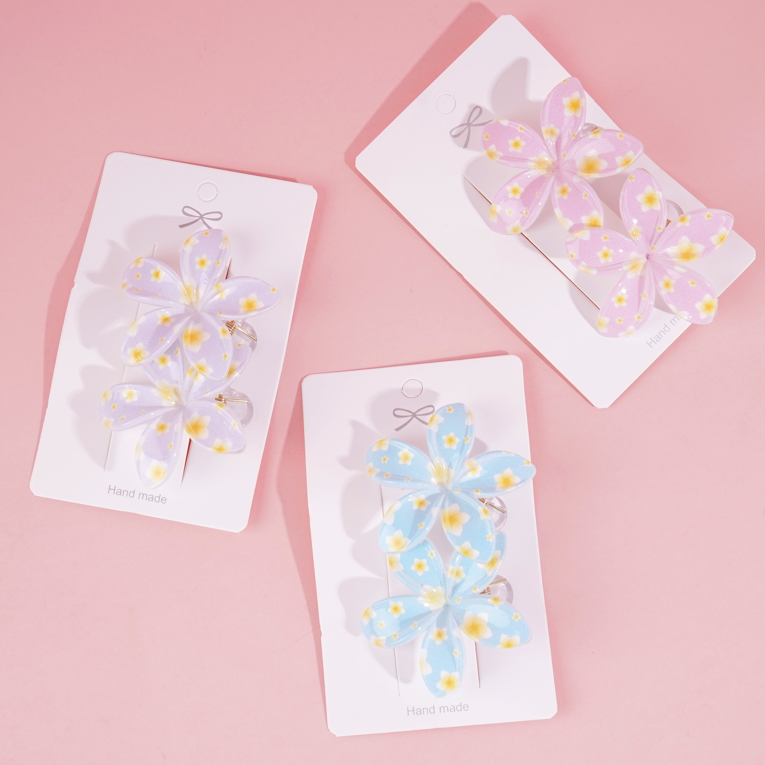 A floral-printed eggflower duck sandwich