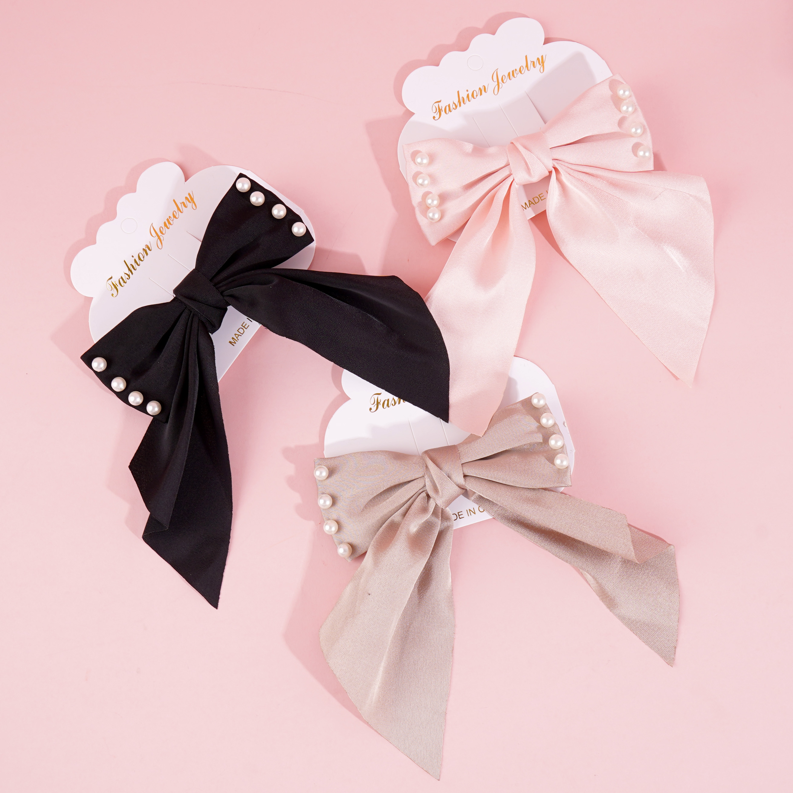 Milk coffee, studded pearls, fluttering ribbons, and duck-shaped clips