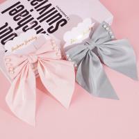 Milk coffee, studded pearls, fluttering ribbons, and duck-shaped clips