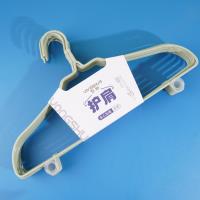 8509 رفوف ملابس مقوّاة لحمالات الكتف، 10 قطع.