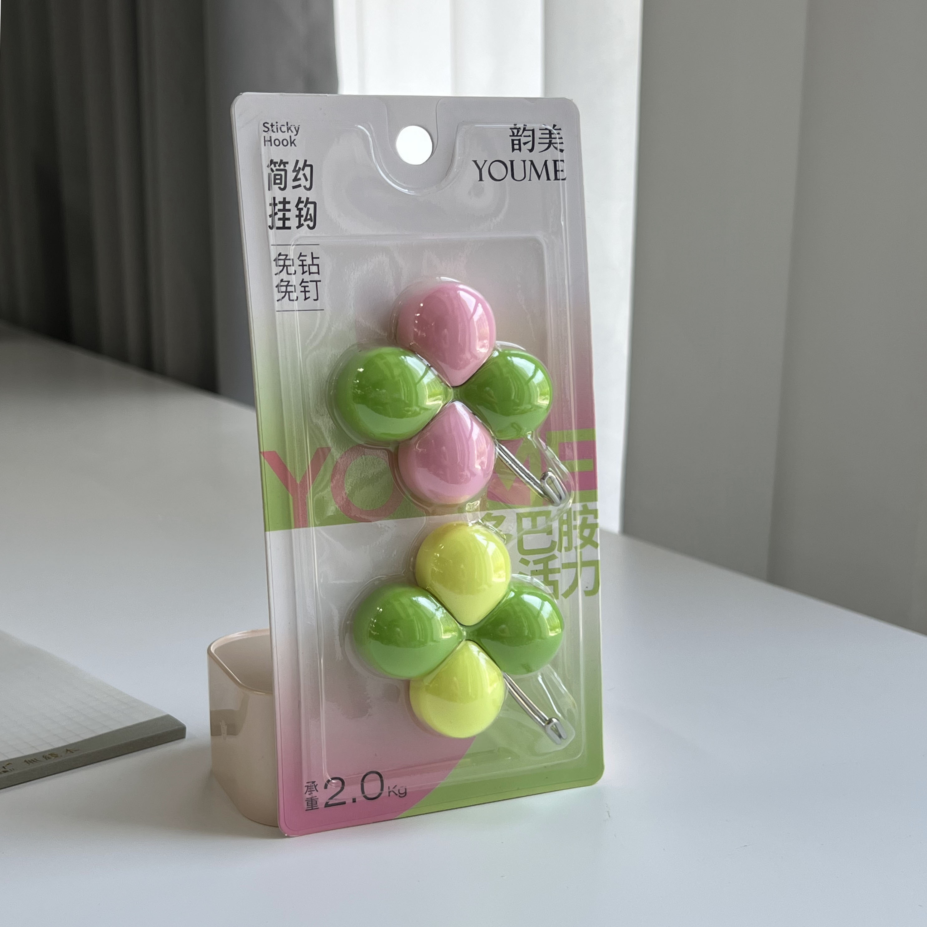 1502 pairs of simple adhesive hooks