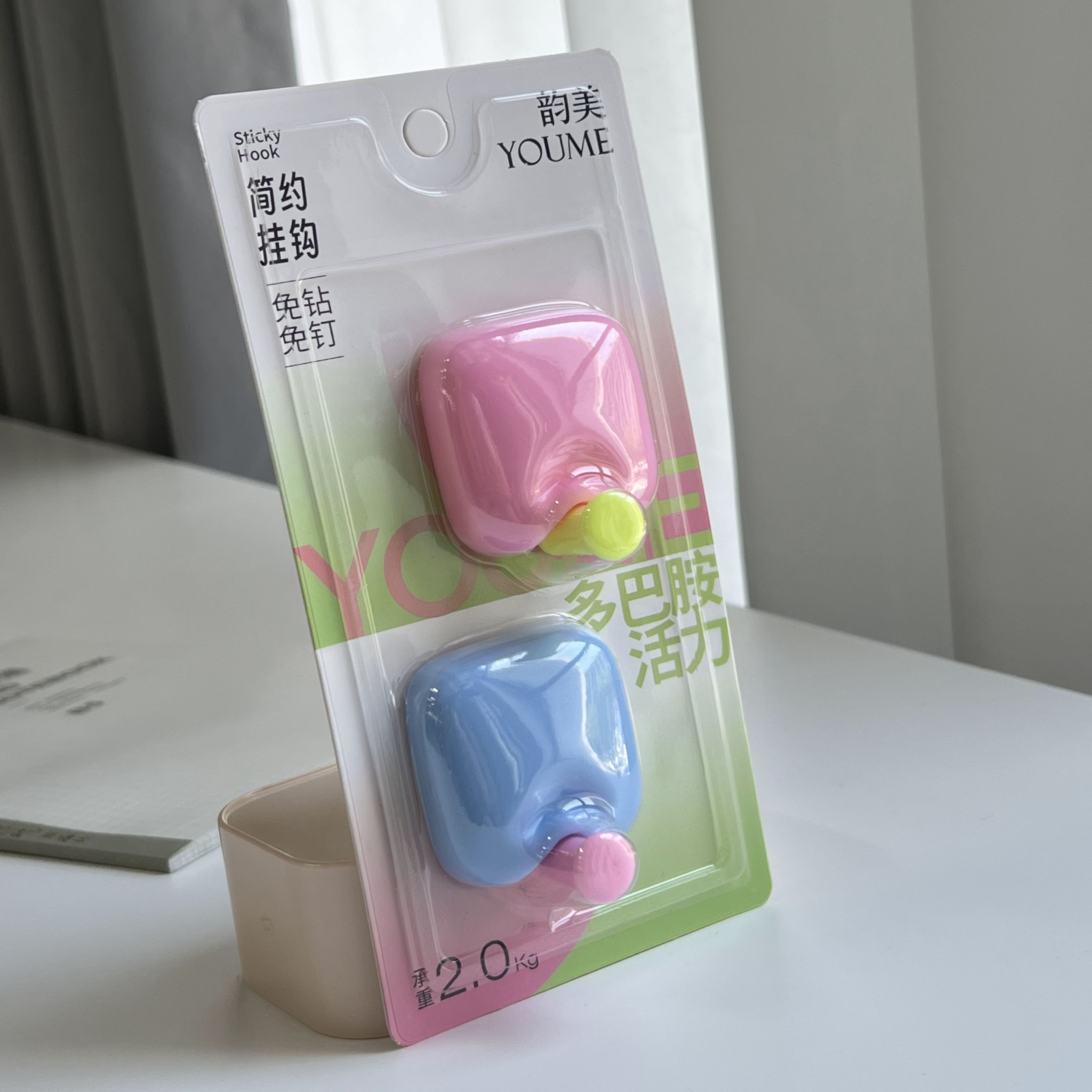 1503 pairs of simple adhesive hooks, each pair containing two hooks