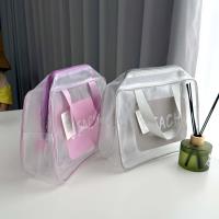 Le sac de toilette transparent NL-075 est neuf.